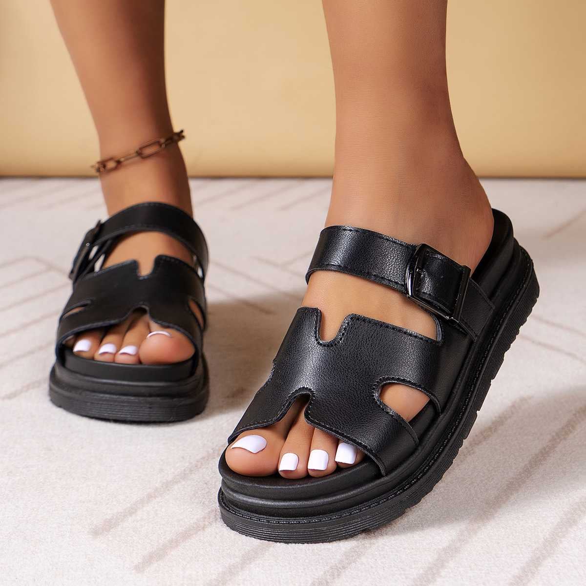 WOMENS STRAP SANDALS